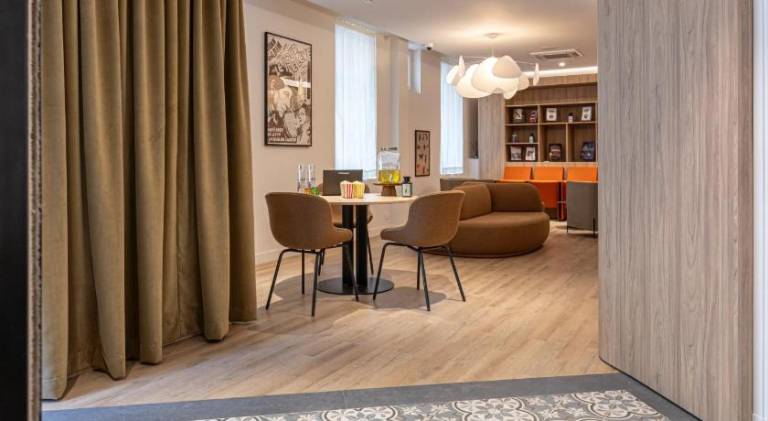Dantan Hotel in Clamart