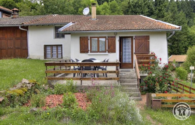 Gite with terrace & yard — photo 3