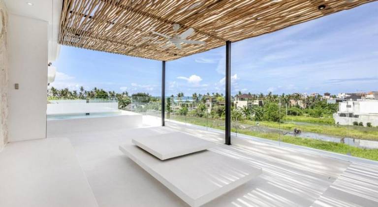 Luxury 3 bed beachside villa with cold plunge pool, rooftop & designer furniture — photo 4