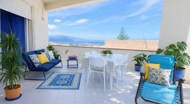 Holiday apartment with 2 rooms for 6 persons in Alcamo