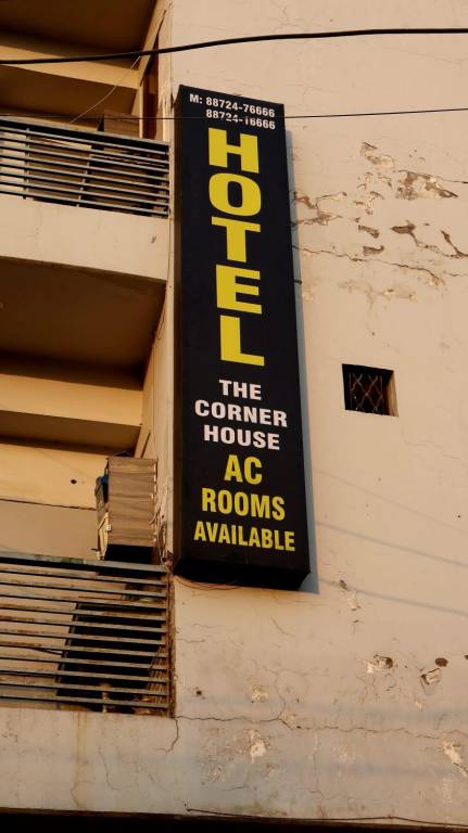 HOTEL THE CORNER HOUSE A Budget Stay Rooms