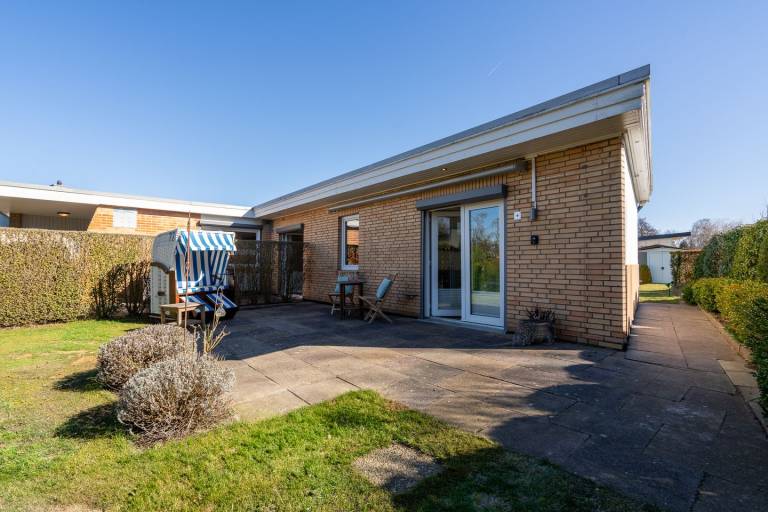 Moderne Ferienwohnung "Krabbenkiste" in Niendorf/Ostsee mit Terrasse und Garten — photo 4