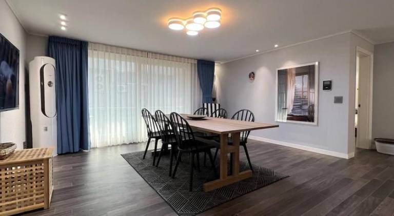 Apartment with 3 rooms for 10 persons in Seoul