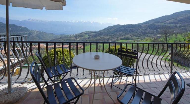 Holiday apartment with terrace & pool | Pets are welcome — photo 3