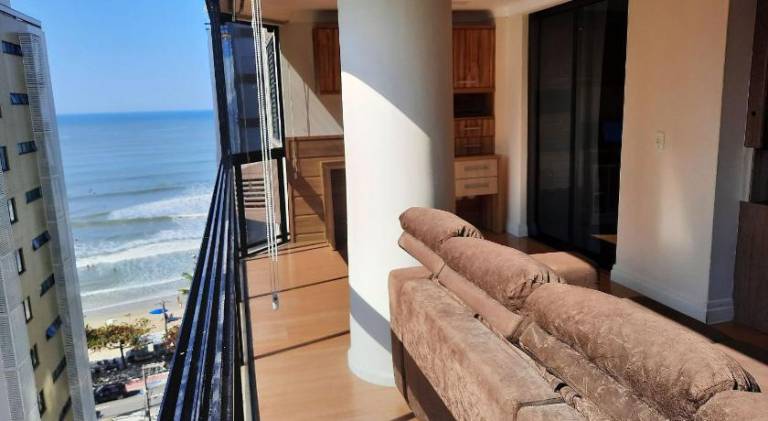 Holiday apartment with 3 rooms for 8 persons in Balneário Camboriú