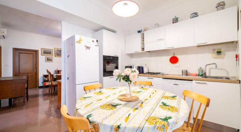 Holiday apartment with 3 rooms for 6 persons — photo 3