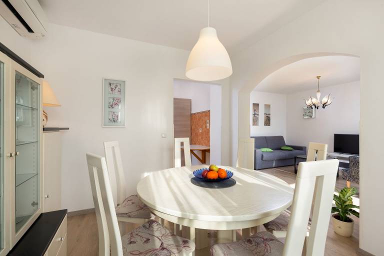 Newly renovated Apartment with WiFi and BBQ — photo 5