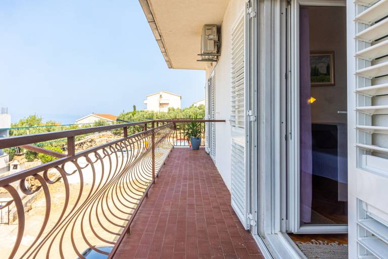 Rental apartment with terrace & grill | Sea view — photo 3