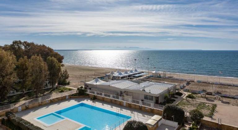 Emerald Wave - House on the beach with pool — photo 4