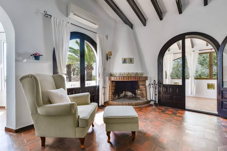Fully equipped beautiful villa with patio, yard & BBQ | Pets allowed — photo 5