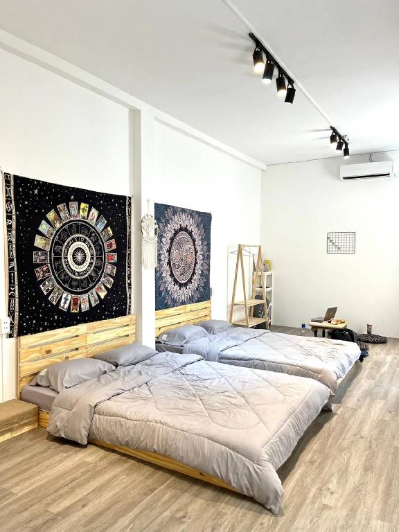 House | Next to Bến Thành Market | Suitable for remote work | Pet-friendly — photo 2