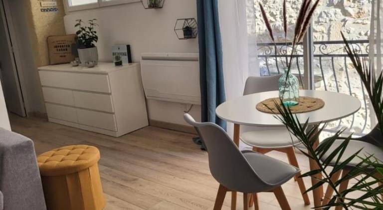 Apartment with 1 room for 2 persons in Vers-Pont-du-Gard