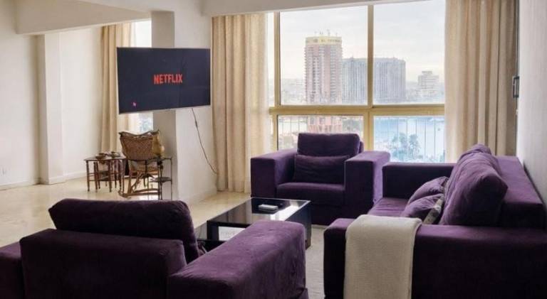 Central Apartment with a Panoramic View over Cairo in Giza