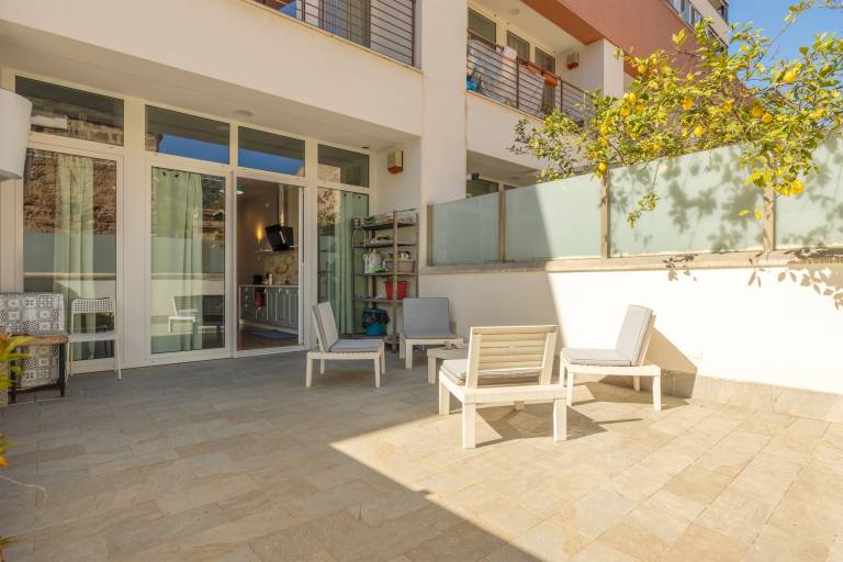 Sacra Famiglia Ausonia Apartment: History and Modern Comfort by the Sea — photo 2