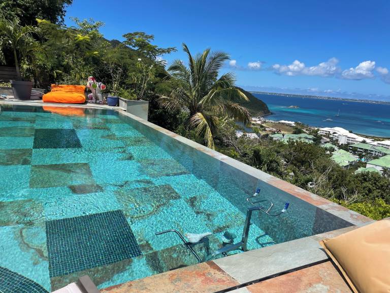 House Orient Bay
