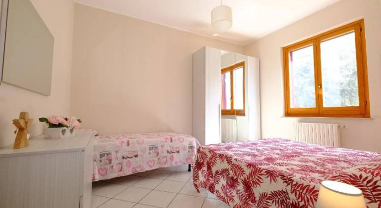 Rental apartment with 2 rooms for 4 persons in Pineto