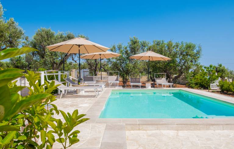 Family-oriented villa with yard, private pool & barbeque | Garden view | Dogs allowed — photo 2