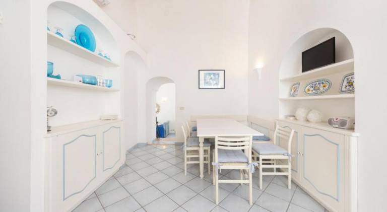 Holiday apartment with 2 rooms for 6 persons — photo 4