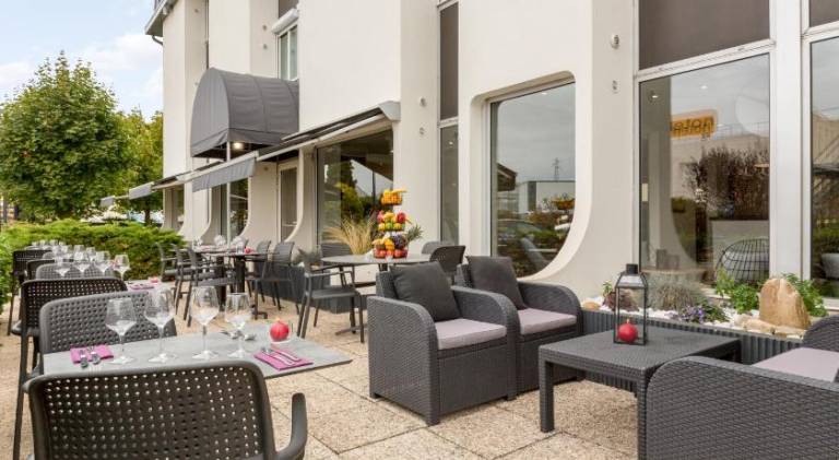 Sure Hotel by Best Western Dijon Sud — photo 4
