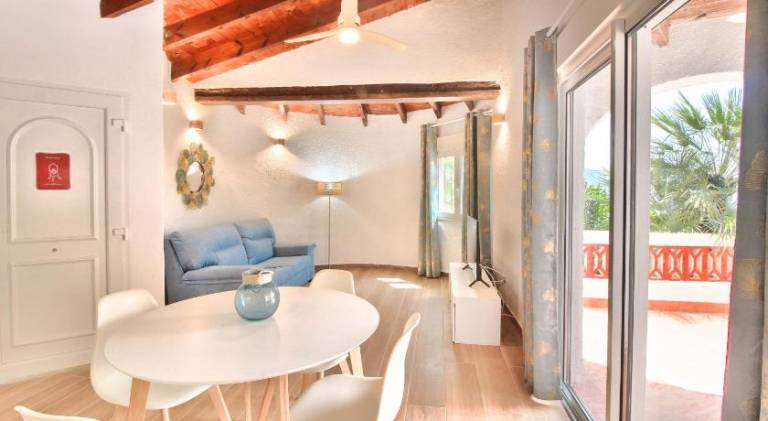 Villa with pool | Pet-friendly — photo 4