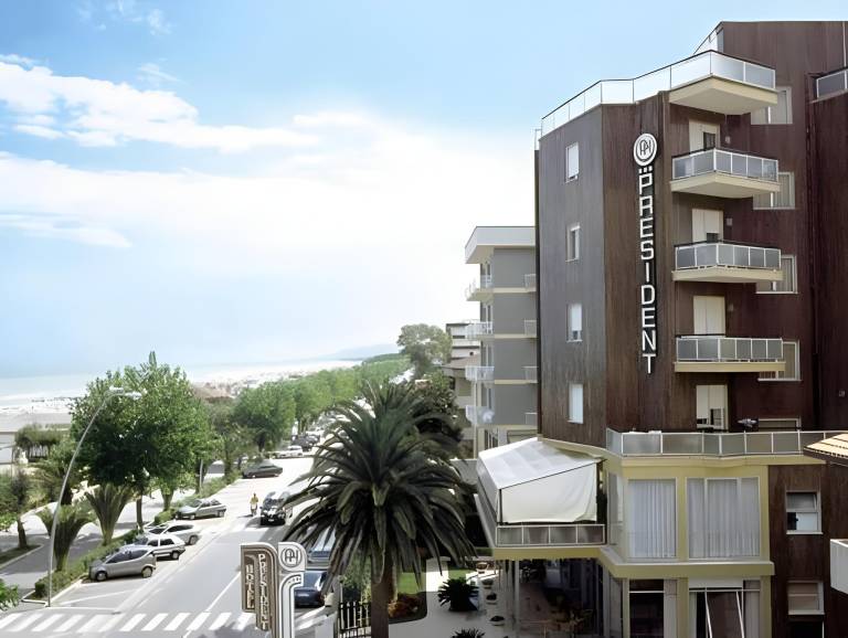 Hotel President in Alba Adriatica