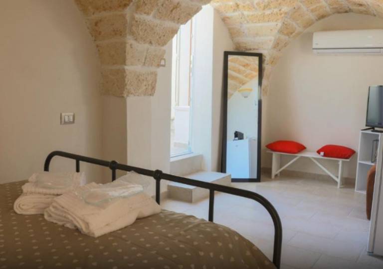 Family-oriented private room with terrace & fast internet | Sea view | Pet-friendly — photo 3