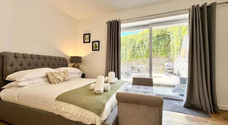The Barn in The Courtyard, 3 - Bed, Sleeps 5, Pets Welcome in Ulverston