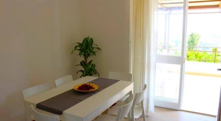 Vacation home with terrace — photo 4