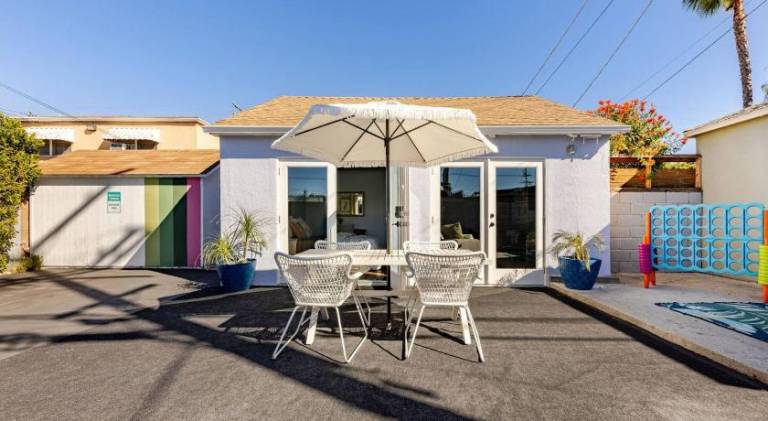 Cozy Guesthouse by Universal Studios — photo 2