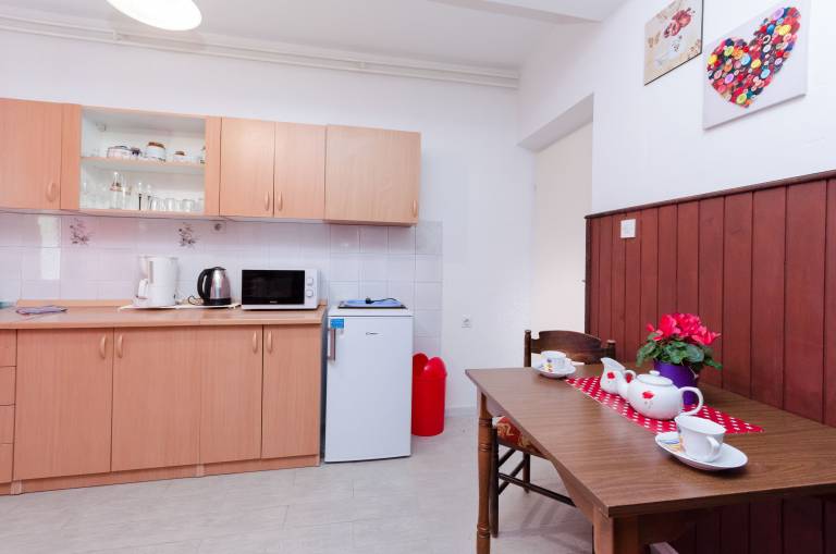 Rental apartment with BBQ, terrace & garden | Garden view — photo 4