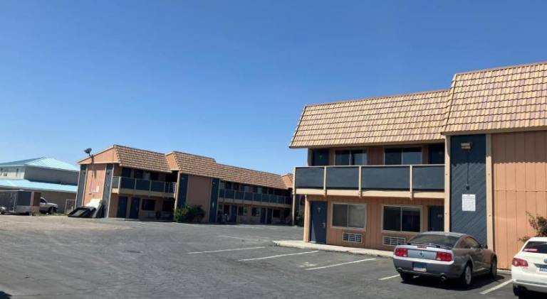 Oasis Inn and Suites — photo 5