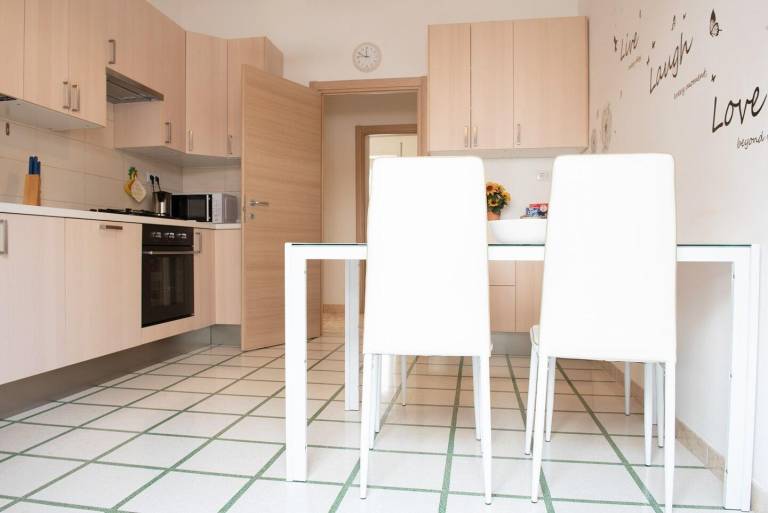 Apartment with 2 rooms for 5 persons — photo 3