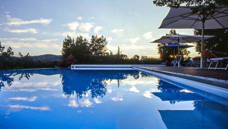 Family-friendly beautiful villa with pool, barbeque & jacuzzi | Good for workation | Pet-friendly in Gaiole in Chianti