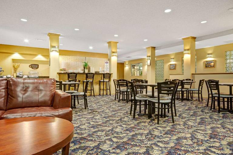 Baymont by Wyndham Wahpeton — photo 3