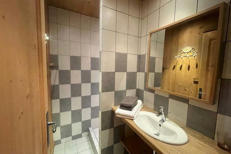 Rental apartment with 2 rooms for 6 persons — photo 4