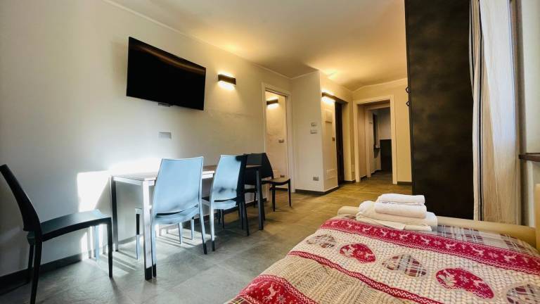 Zwei Zimmer Wohnung 4 p l Villa Linda