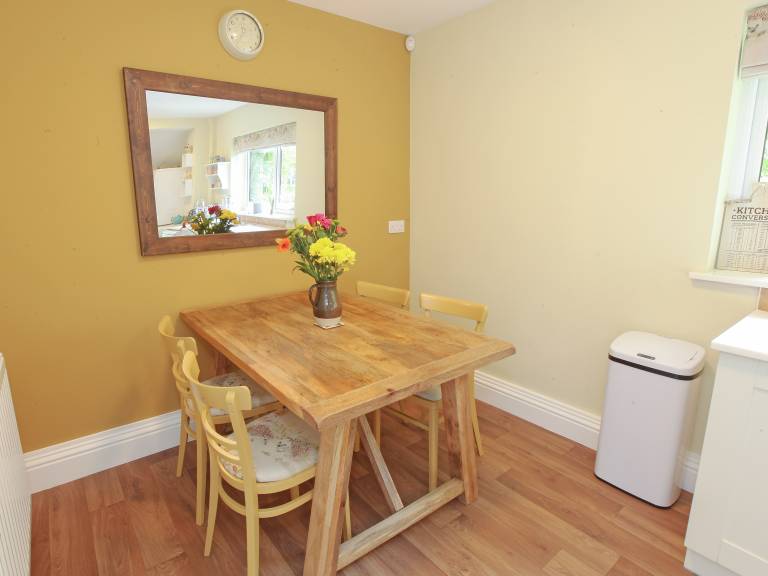 Family-oriented charming cottage with garden, grill & terrace | River view | Pets allowed — photo 3