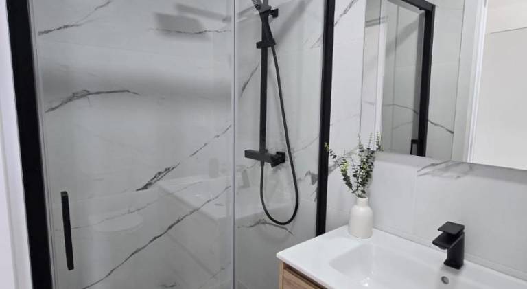 Apartment with pool — photo 4
