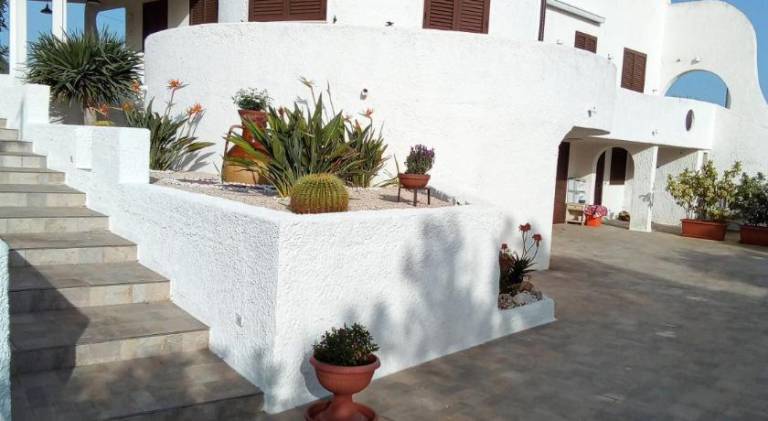 Wonderful vacation home with garden & terrace | Next to the beach | Pets allowed in Polignano a Mare
