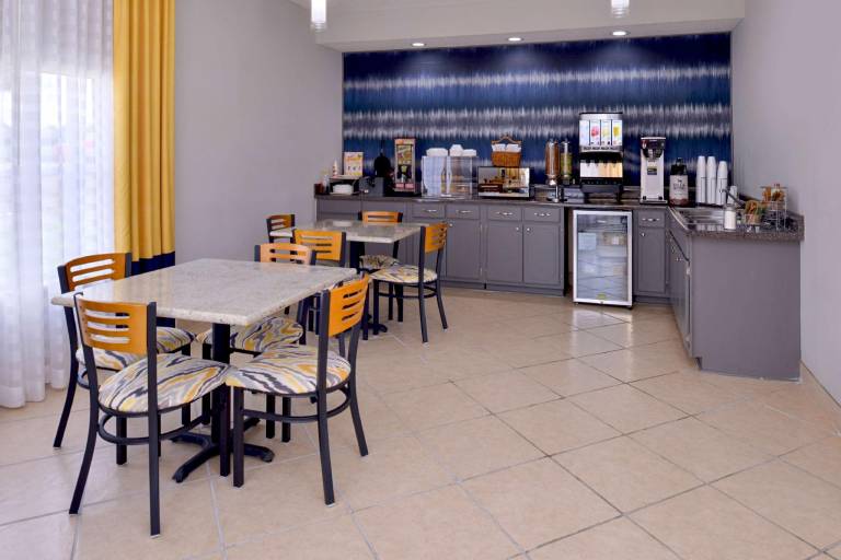 Americas Best Value Inn Monroeville — photo 2