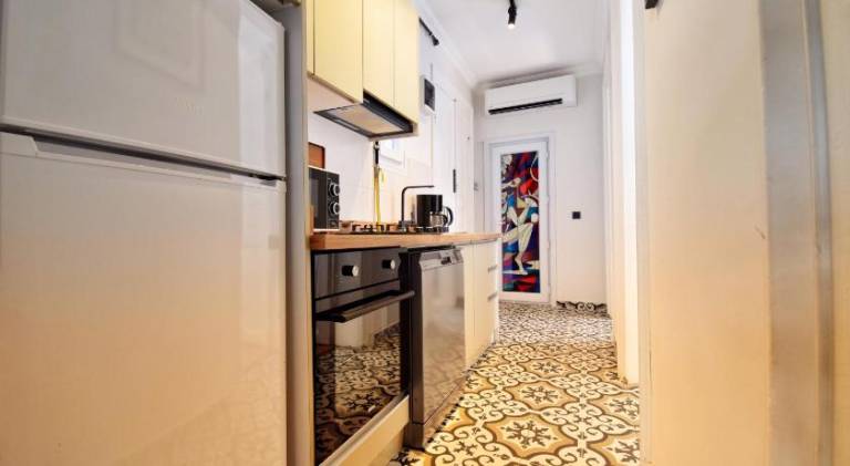 Cozy Renovated 3BR near Taksim- Santur D10 — photo 3