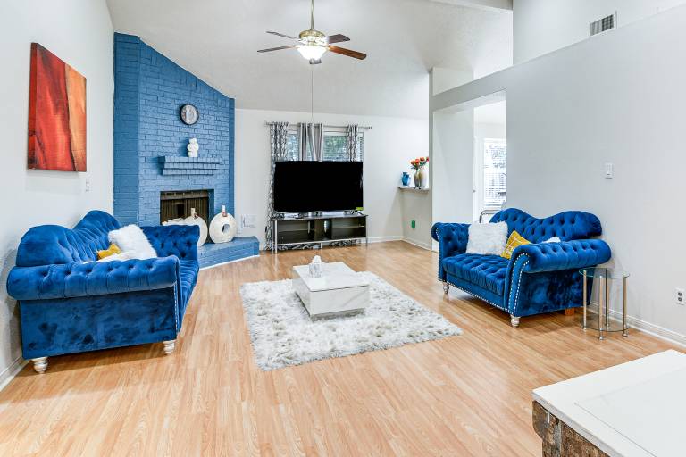 Extended Stay in Sugar Land! Family Home w/ Yard in Sugar Land, TX