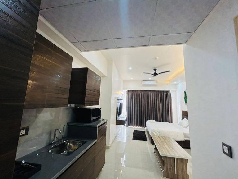 Apartment Gaur City 1