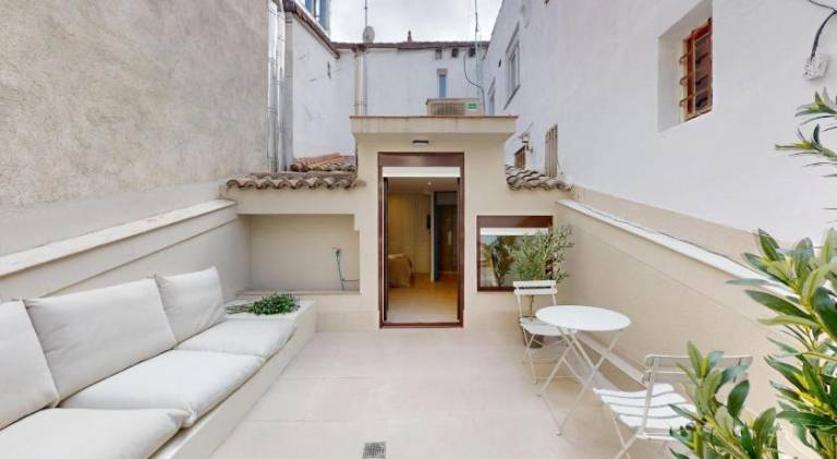 Serviced apartment with terrace | Close to Royal Palace of Madrid — photo 3