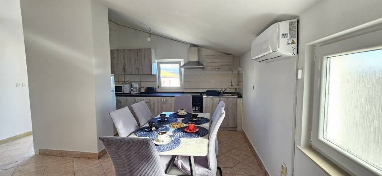 Rental apartment with grill & patio — photo 5