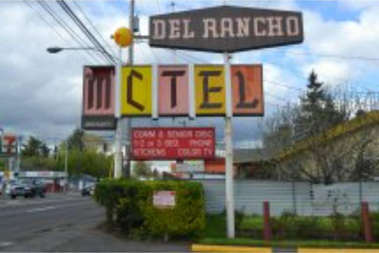 Del Rancho Motel By Townhouse Portland OR Hwy 205 — photo 5