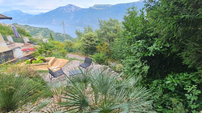 Pleasant studio with yard | Pets are welcome — photo 2