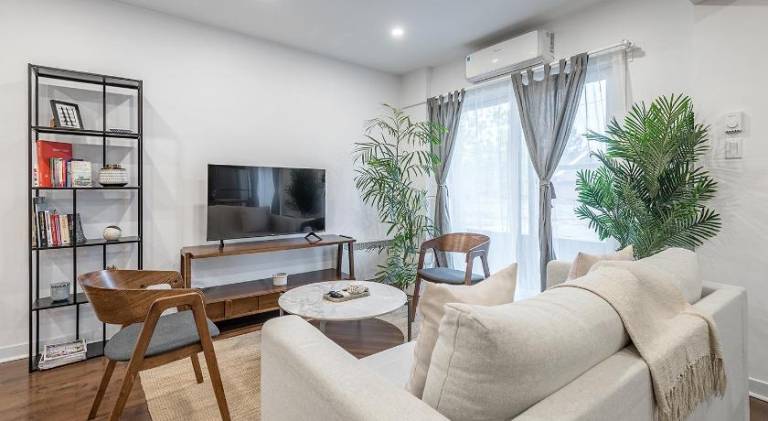 Pleasant holiday apartment | Dogs allowed in Montréal, QC