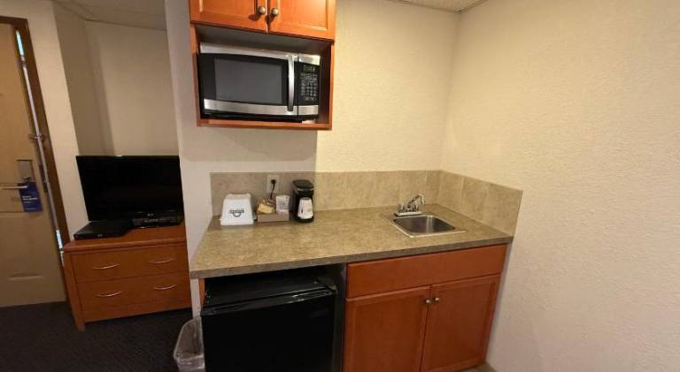 Days Inn by Wyndham Drayton Valley — photo 5