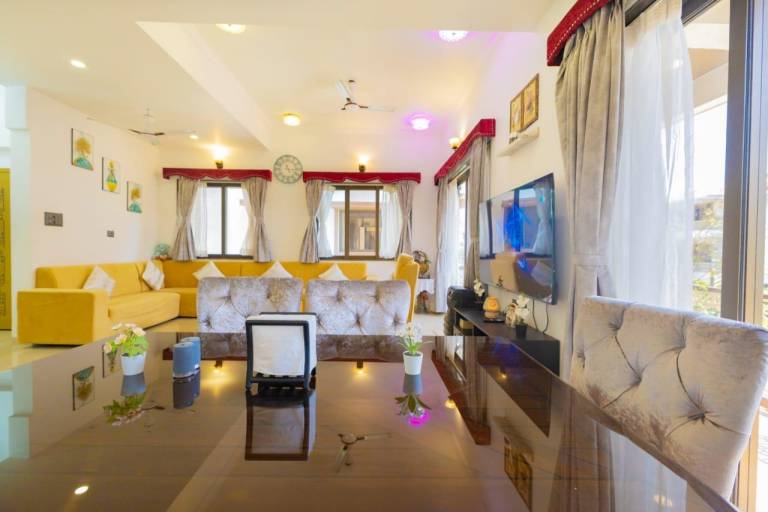 Apartment with pool — photo 4